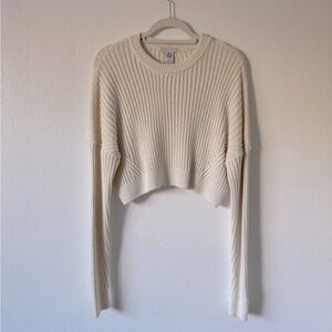 URBAN OUTFITTERS crop sweater
